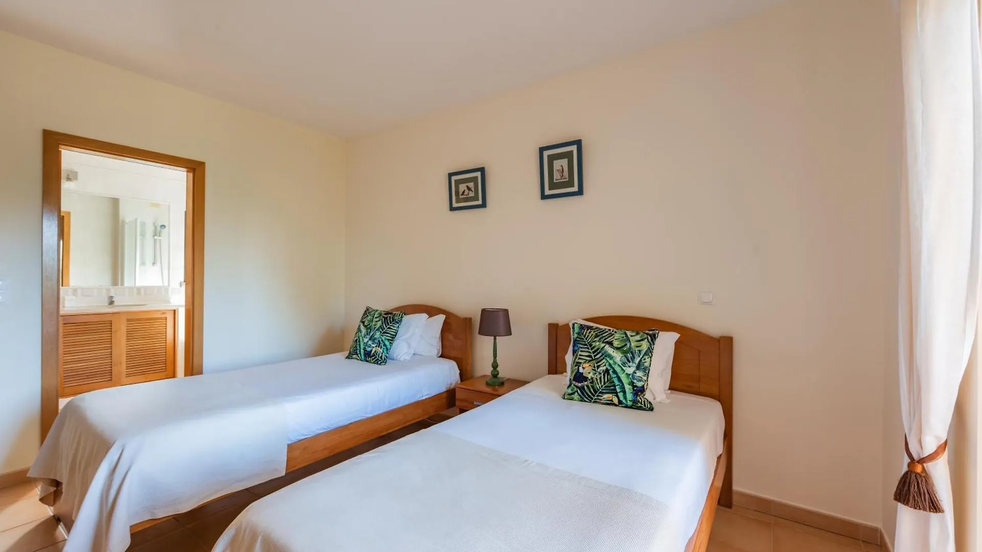 **** Апарт-отель Estrela Da Luz Resort Португалия